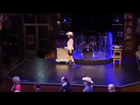 COUNTRY BUMP Line Dance (Démo) - Séverine Moulin Billy Bob&#039;s
